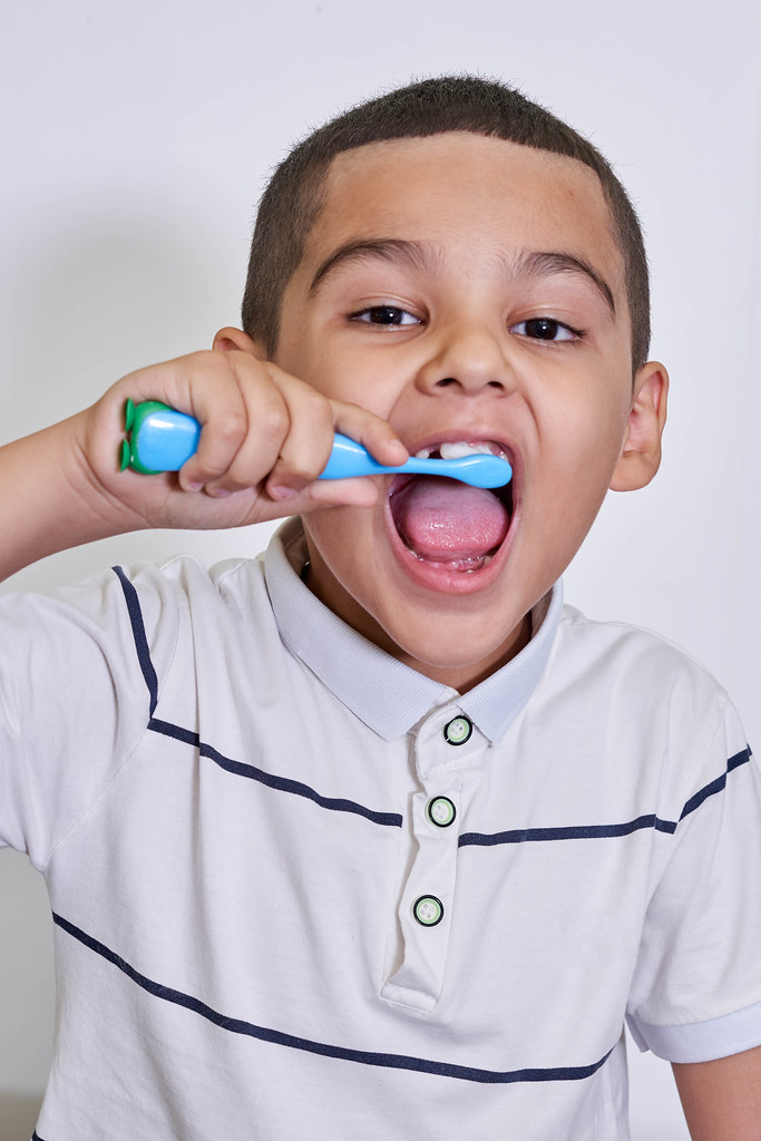 How to brush your teeth properly