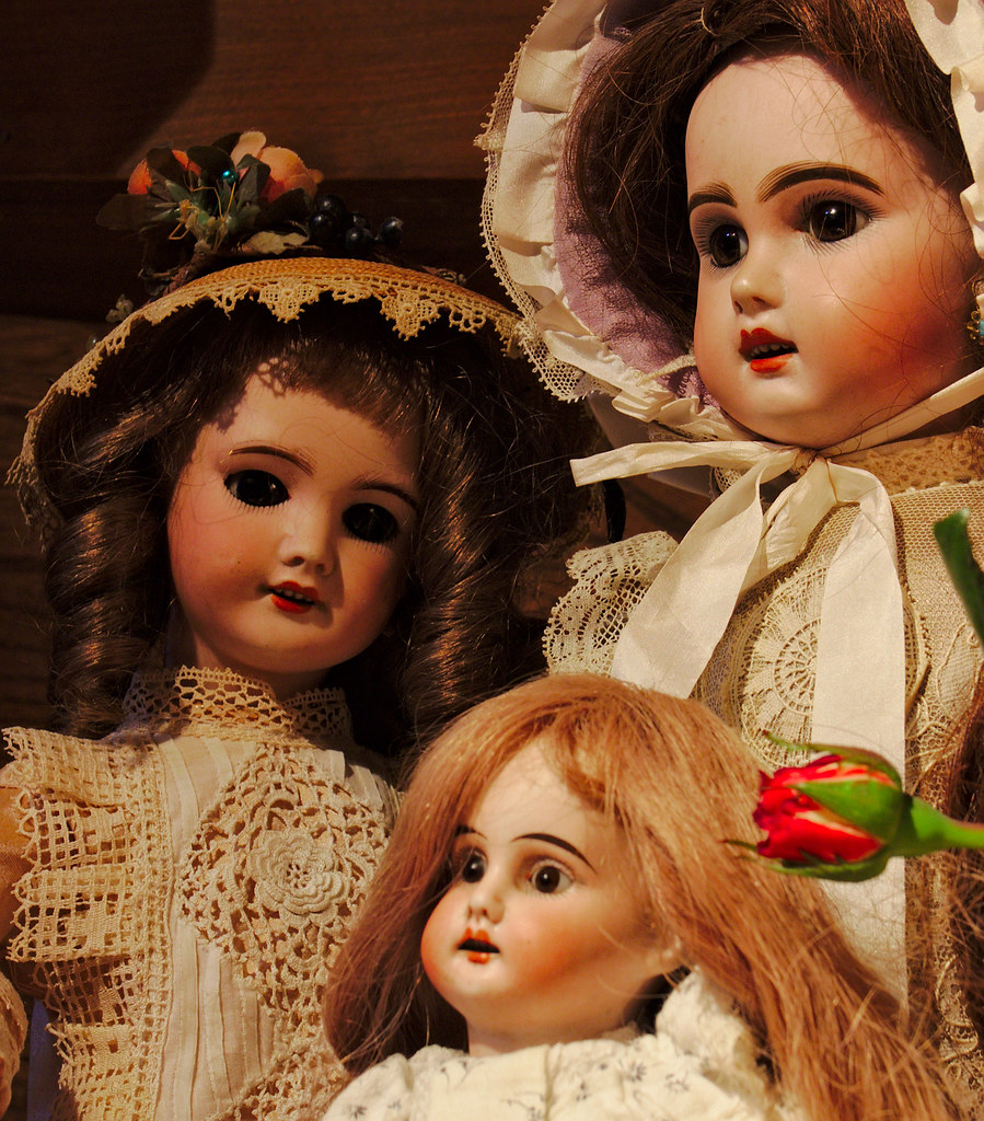 2. Preserving Historical Elegance: Expert Guidelines ​for Storing and ‌Displaying Antique Dolls