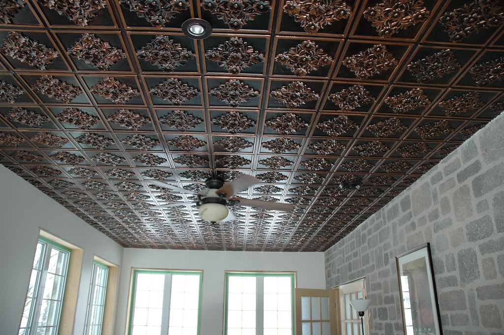 Independent installation of ⁣ceiling tiles.