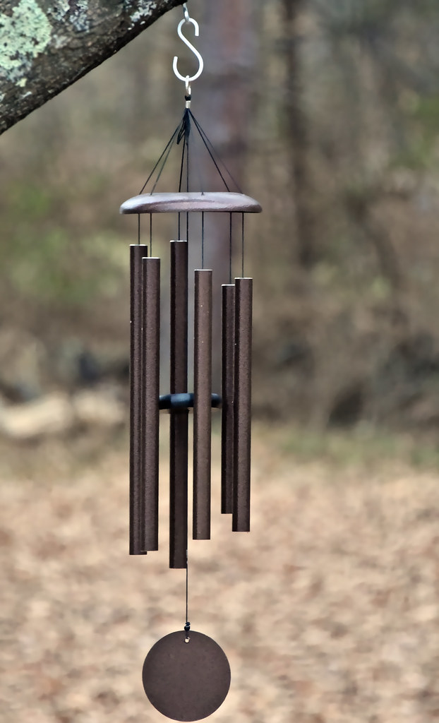 2. Crafting ⁢Masterpieces: ‌Step-by-Step Guide to Designing Your Own Mesmerizing‍ Wind⁣ Chimes with Recycled Materials