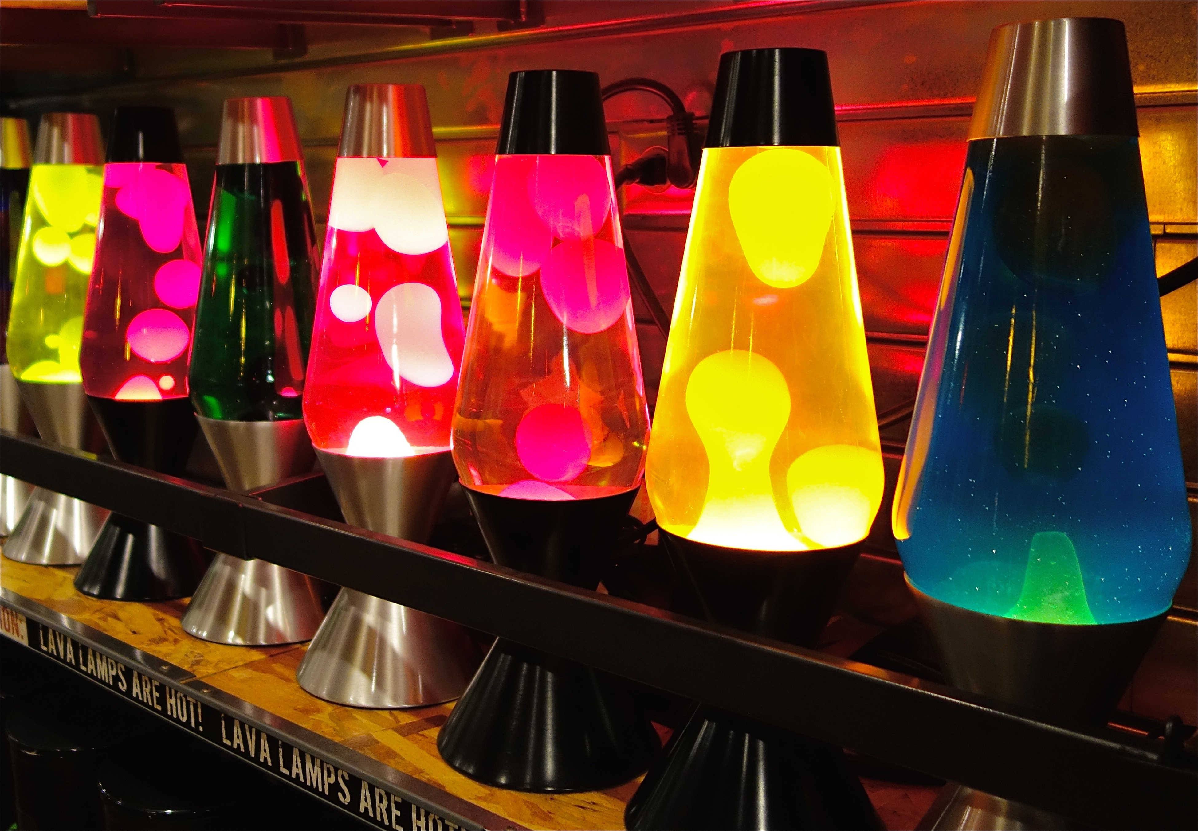 Unveiling the​ Secrets: Step-by-Step ⁣Guide‌ to‍ Crafting Your Own Captivating Lava Lamp