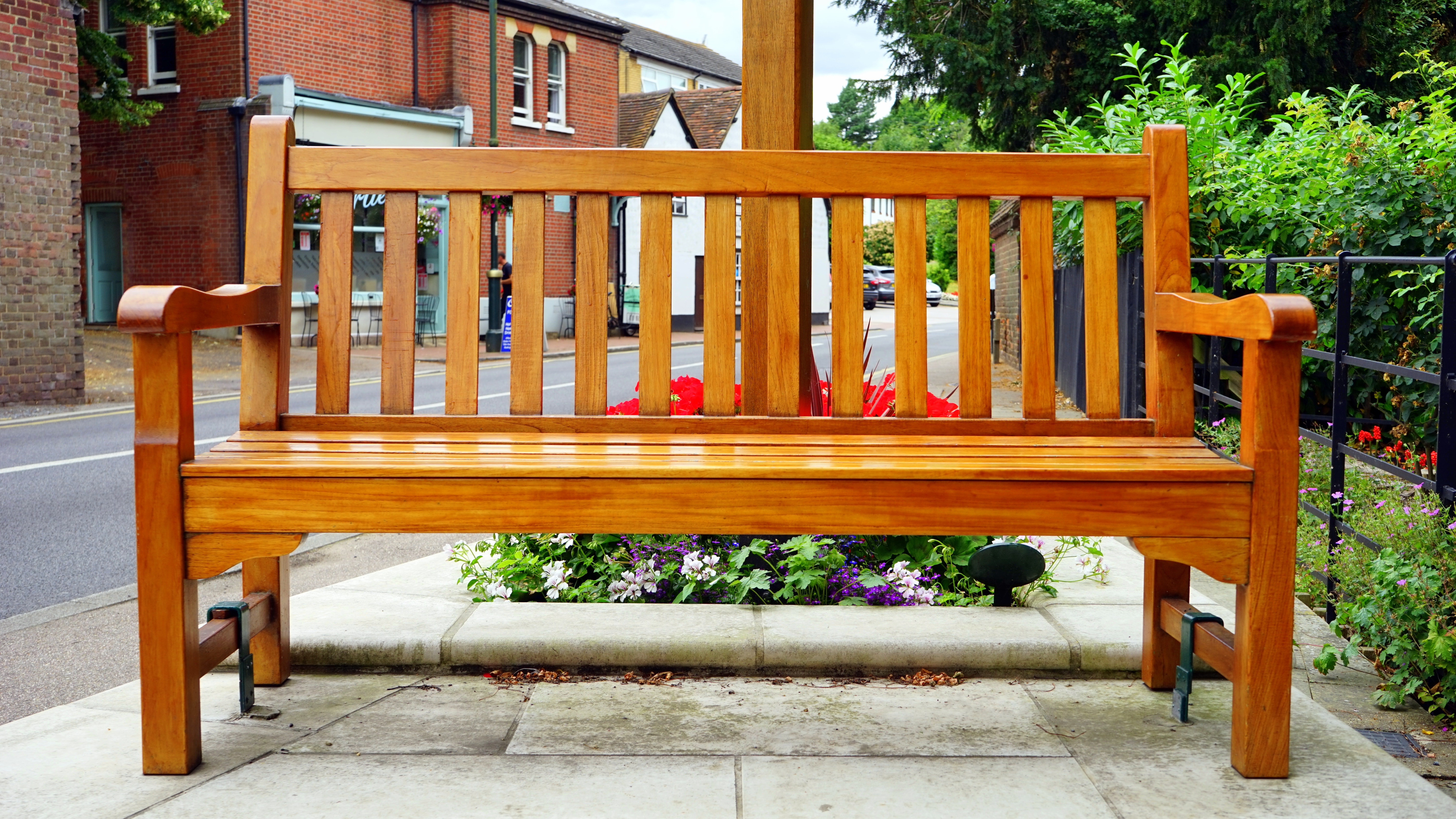 2. A Moment's Pause: Cultivating Reflection and Solace⁢ through Garden Bench Placement