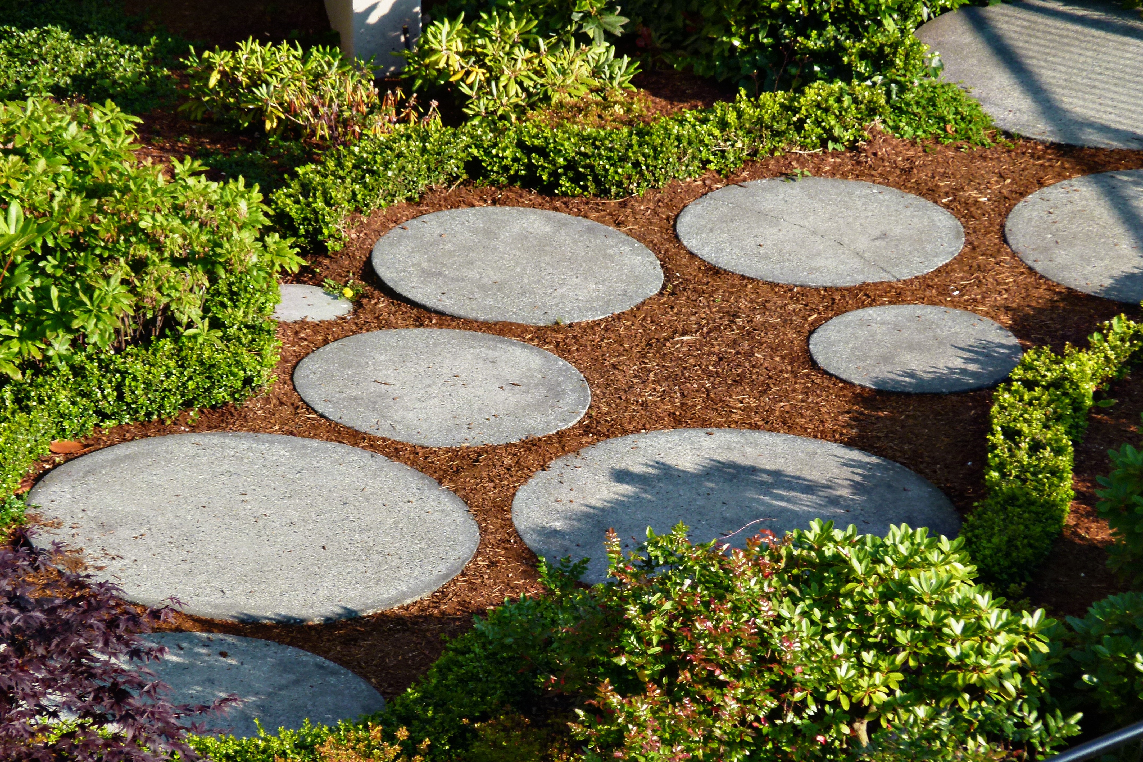 1. Enchanting Garden Pathways: ​Unveiling the Secrets to‌ Captivating Designs and Materials